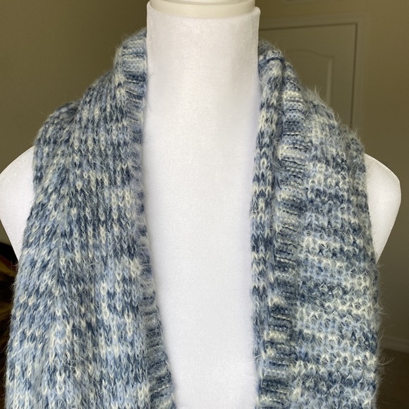 NWT BCBGeneration Knit Eternity Scarf - NEW - Picture 9 of 12